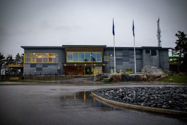 Norrtälje badhus stängt för simtävling