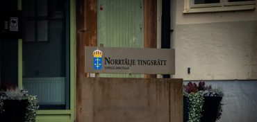 Berusad man skrek “svartskalle” och slog taxichaufför i ansiktet