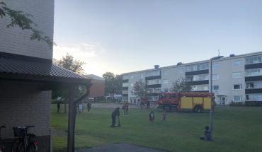 Brand i flerbostadshus – räddningstjänsten kom till undsättning
