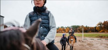 Ny ridskola tar över i ridanläggningen i Rimbo