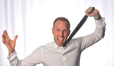 Bakom kulisserna med komikern Jakob Öqvist – skrattfest på Havspiren