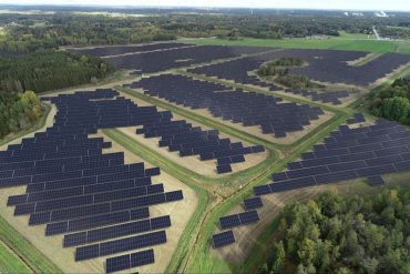 Landets största solcellspark byggs i Hallstavik av matjätte