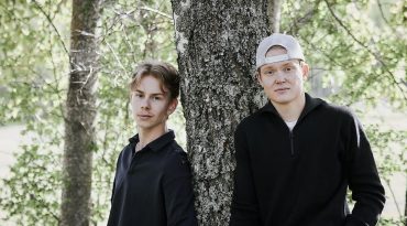 Vilgot och Albin vann pris för “årets ES-företag” – donerar en del till barncancerfonden