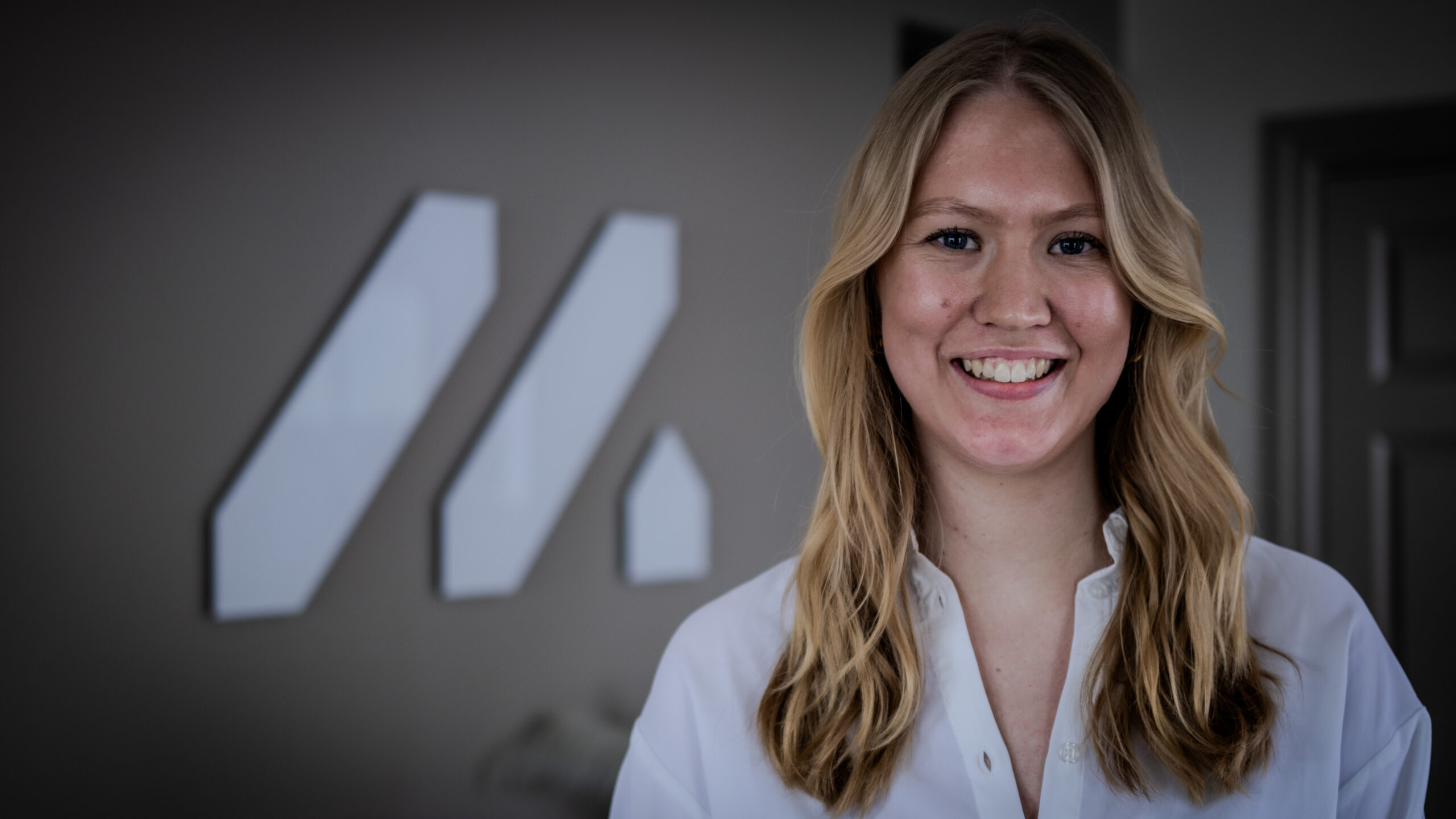 Amanda Wennberg är den envisa mäklaren i harmoni med historien