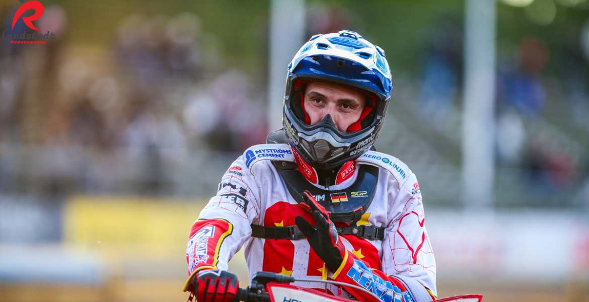 Bild på en speedwayförare.